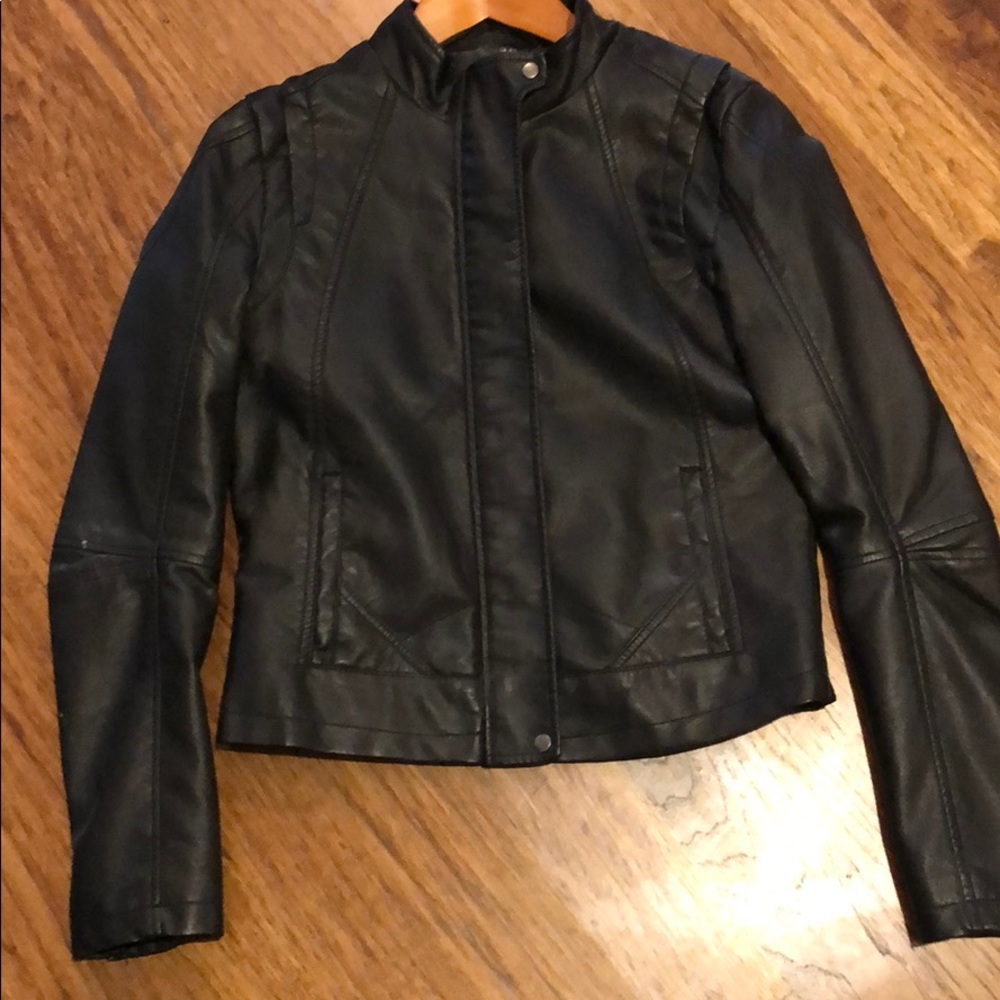 EUC faux leather jacket in soft black sz sm